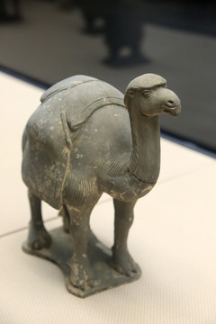 元代驮行李骆驼