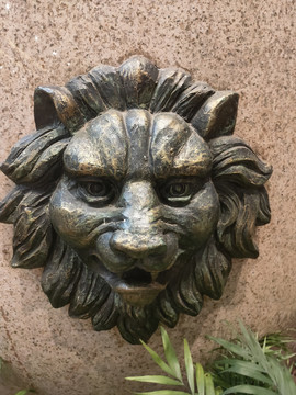 狮子头铜像