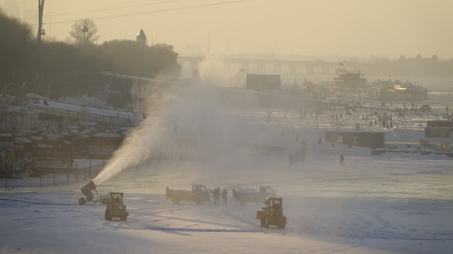 哈尔滨松花江冰雪嘉年华即将开园