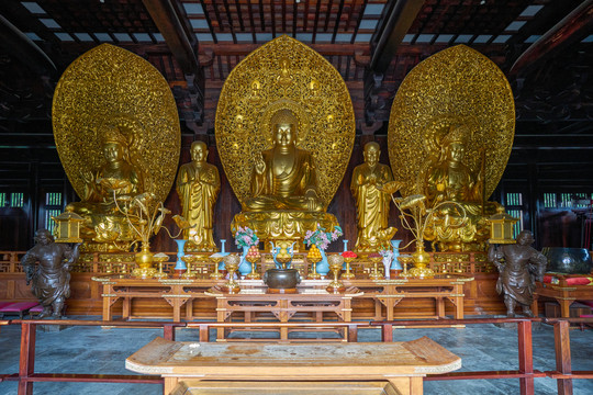 宝山寺大雄殿