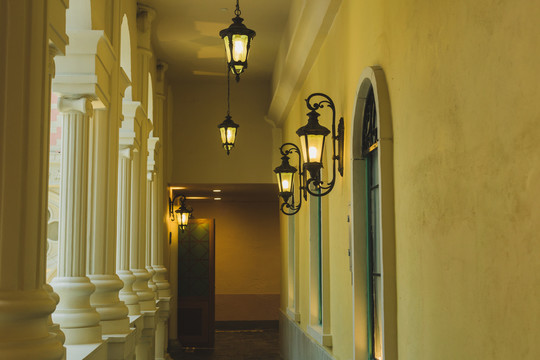 欧式复古走廊黄色壁灯
