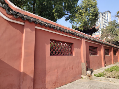 寺庙红墙