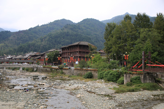 古镇青木川河岸民居