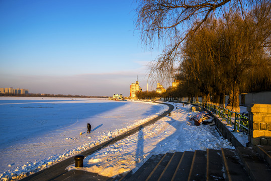 哈尔滨松花江雪景