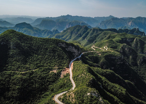 太行山蜿蜒山路