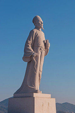 李贽石像