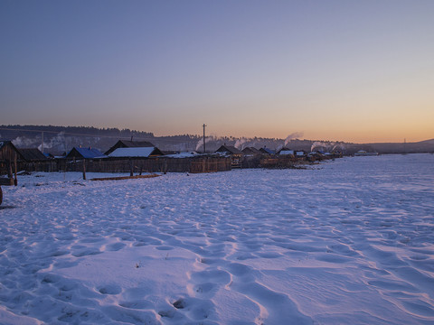 漠河北红村