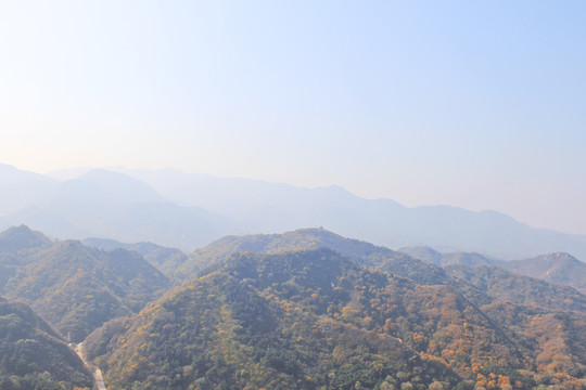 秋天长城的风景长城的秋色山川