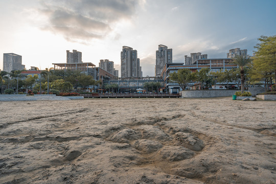 厦门海沧阿罗海城市广场与居民楼