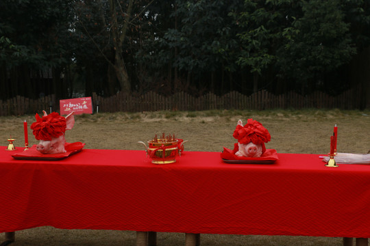 祭祀祈福的红案桌