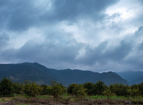 山岭风光天空