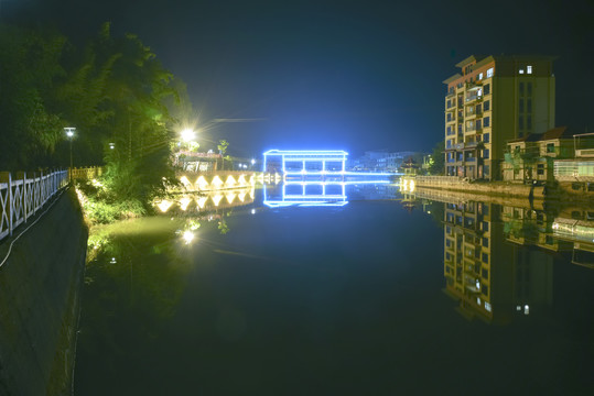 乡村水库夜景