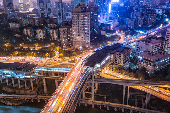 重庆李子坝轻轨城市夜景风光