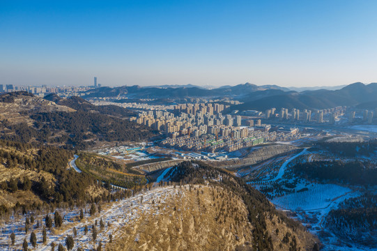 航拍雪后的济南藏龙涧08