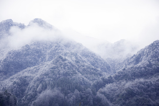 大山雪景