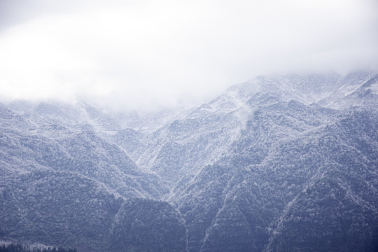 大山雪景