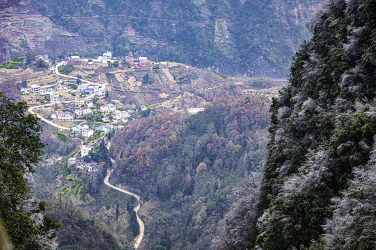 山村冬景