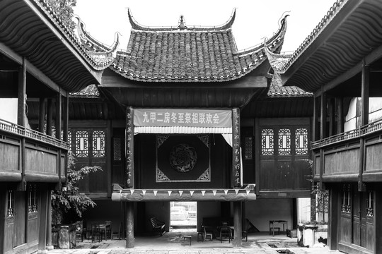 湘西古戏台黑白照片