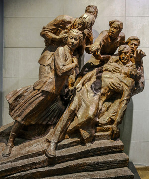 抗战爱国雕像