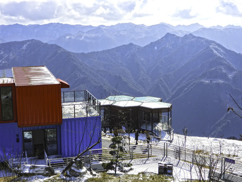 五峰独岭雪景