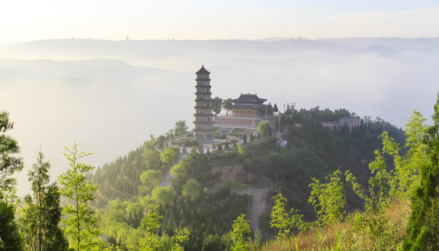 笔架山雾景