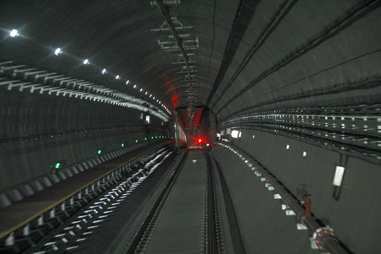 地铁隧道内景图