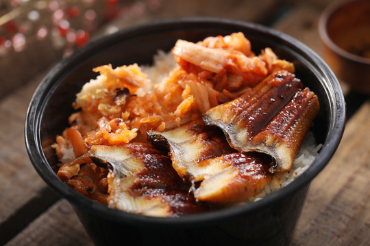 烤鳗鱼三文鱼饭