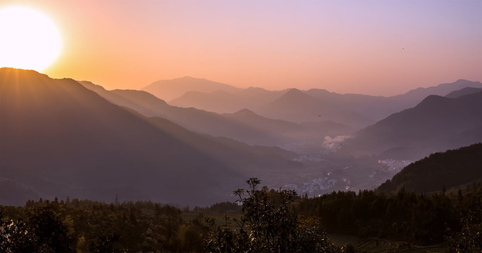 日出群山