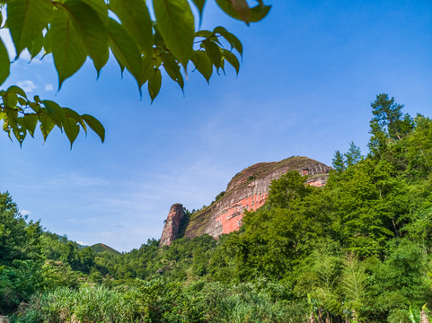 龟形山