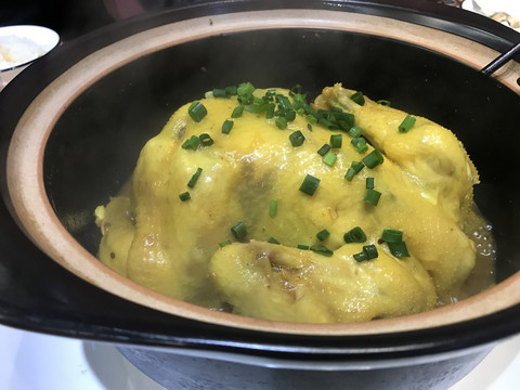 砂锅炖土鸡汤