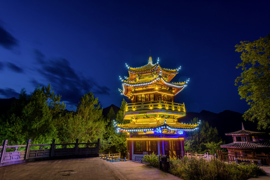 陕西汉中青木川古镇回龙阁夜景