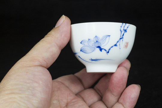 德化窑手绘莲花茶杯