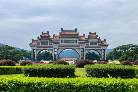 顺峰山公园牌坊局部全景图