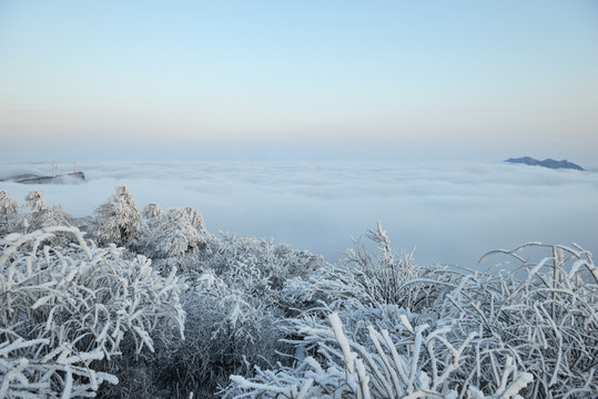 五峰独岭云海雪景风光