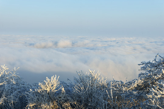 五峰独岭云海雪景风光