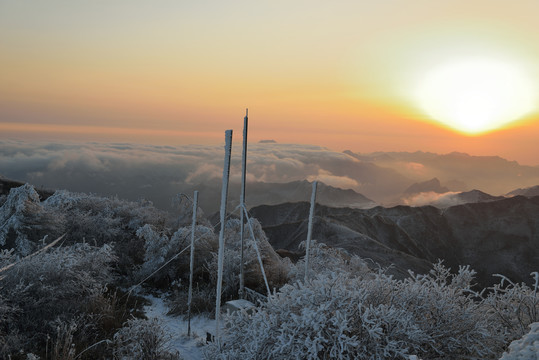 五峰独岭云海雪景风光