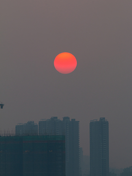 雾霾天的夕阳