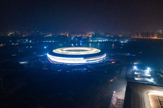 成都东安湖大运会体育馆夜景