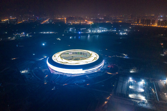 成都东安湖大运会体育馆夜景