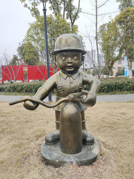 消防员铜像
