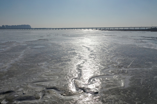 冰封大海冬季胶州湾