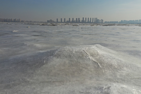 冰封大海冬季胶州湾