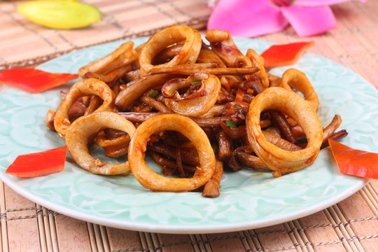 野山菌爆炒鱿鱼圈