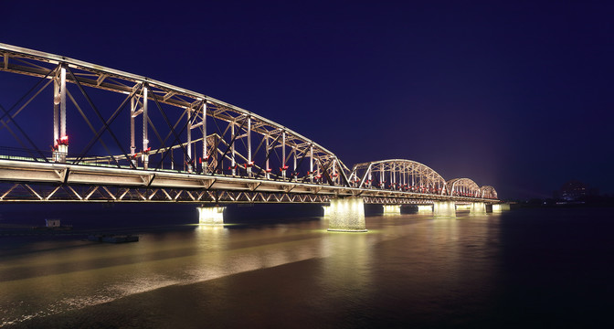 丹东鸭绿江断桥夜景