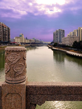 汉中门桥上的秦淮河美景