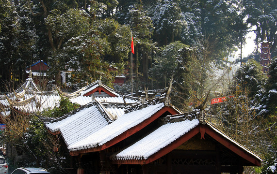 亭台楼角雪景