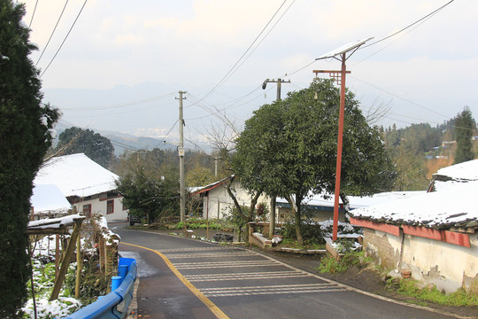 乡村民居雪景