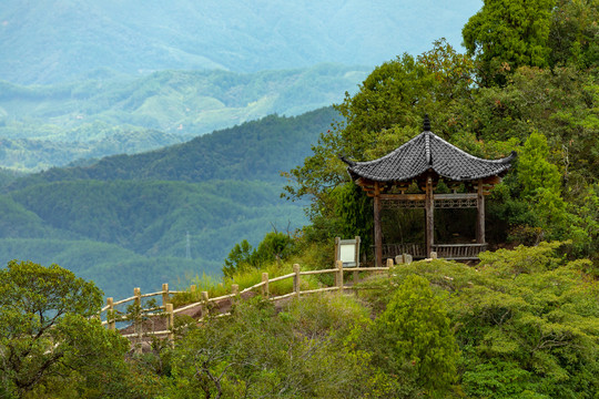 山间栈道