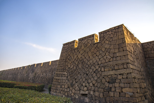 明清古城墙炮台