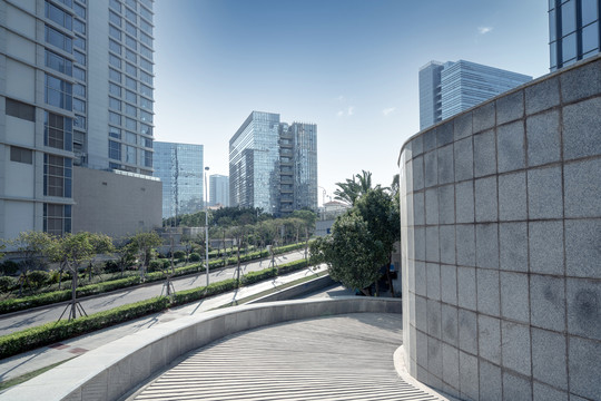 福建厦门商务区高楼和城市道路